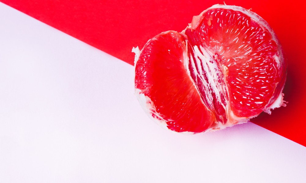 grapefruit on a white-red background